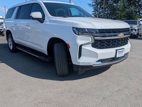 Used 2022 Chevrolet Suburban LS AWD/4WD image 8