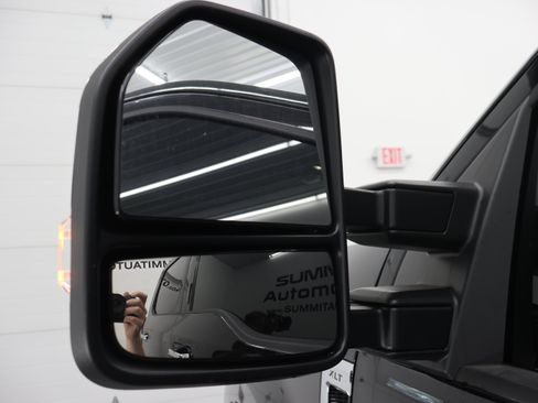 Used 2021 Ford F250 XLT w/ XLT Premium Package AWD/4WD image 37