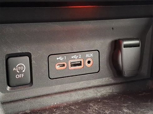 Used 2024 Nissan Sentra SV image 24