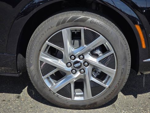 New 2026 Cadillac Optiq Luxury 2 AWD/4WD image 17