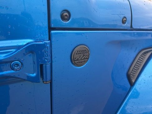 Used 2024 Jeep Gladiator Sport image 13