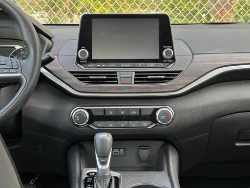 Used 2026 Nissan Altima 2.5 SV FWD image 17