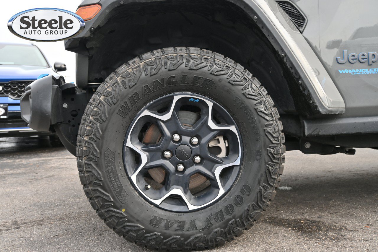 Used 2022 Jeep Wrangler Unlimited Rubicon 4xe w/ Cold Weather Group AWD/4WD image 29
