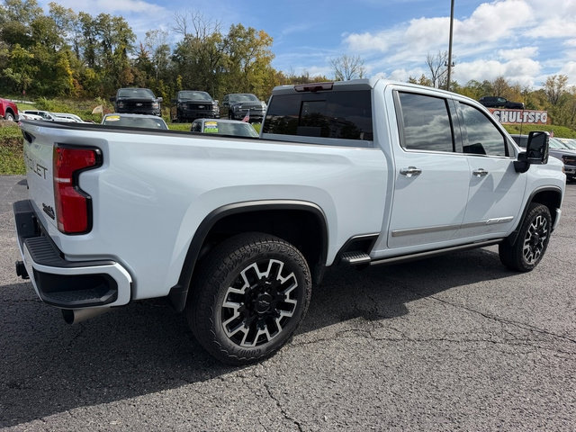 Used 2026 Chevrolet Silverado 2500 High Country w/ High Country Premium Package AWD/4WD image 6