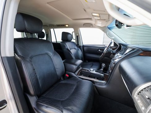 Used 2016 INFINITI QX80 Base w/ Driver's Assistance Package image 29