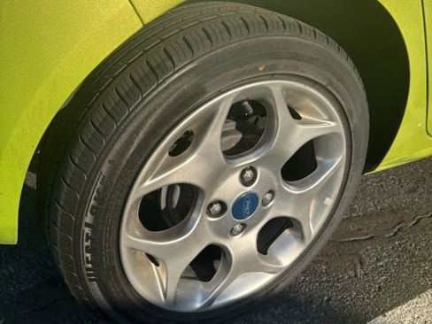 Used 2013 Ford Fiesta Titanium image 5
