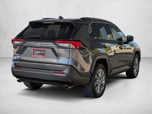 Used 2023 Toyota RAV4 XLE Premium image 5