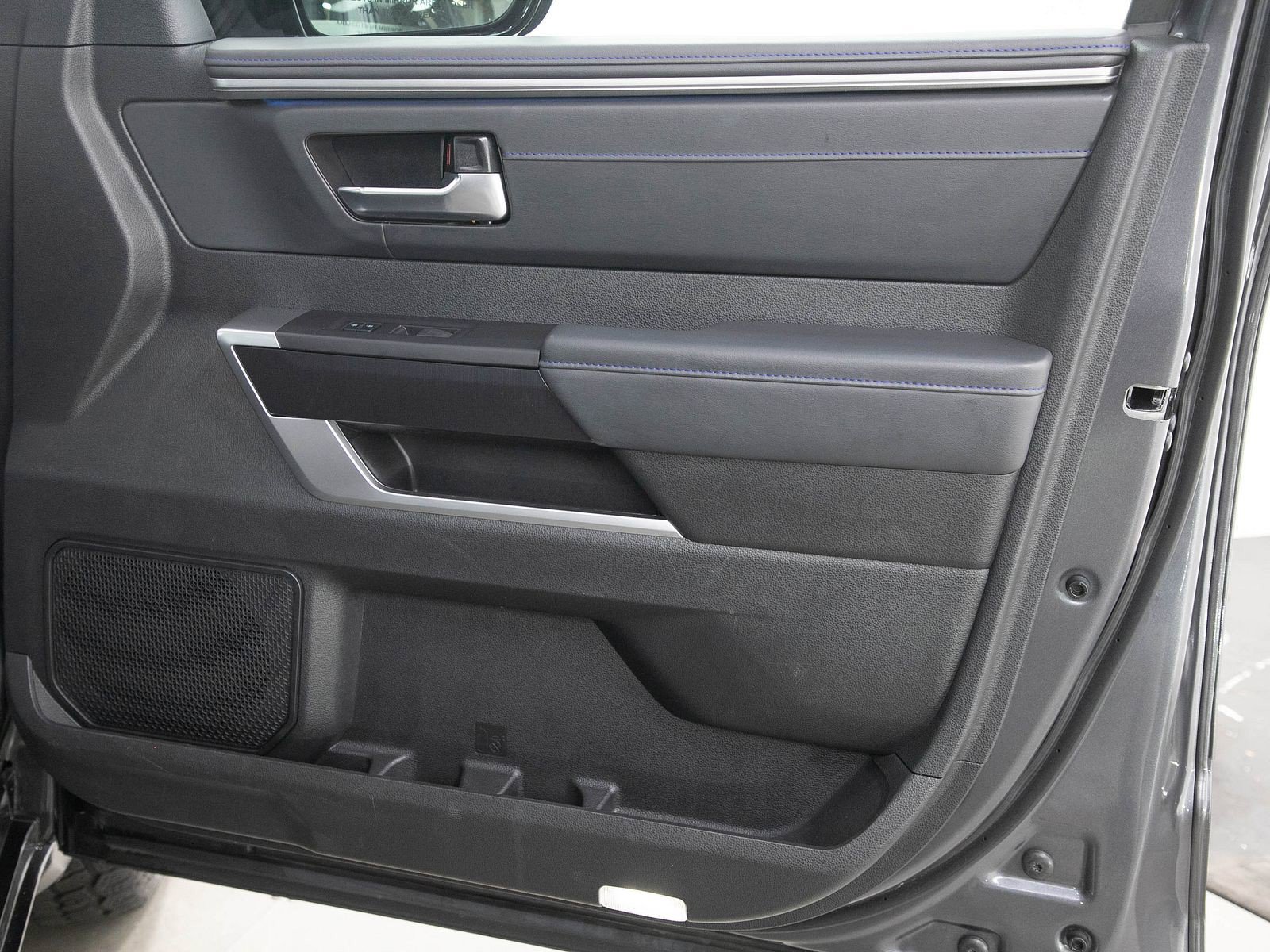 Used 2024 Toyota Tundra Platinum AWD/4WD image 9