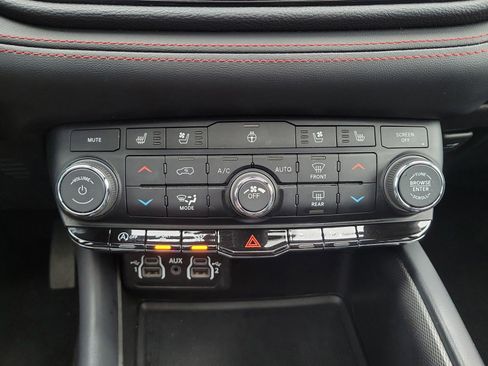 Used 2024 Dodge Durango GT AWD/4WD image 35