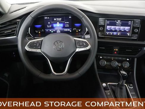 Used 2022 Volkswagen Jetta SE FWD image 16