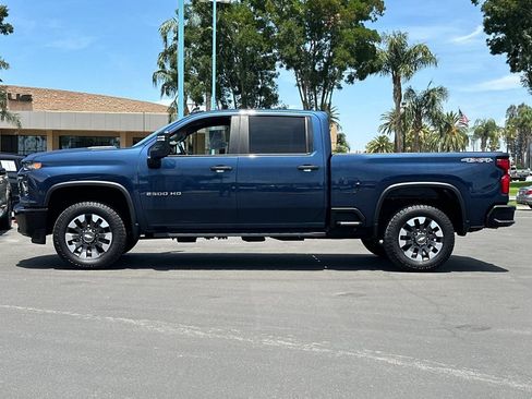 Used 2021 Chevrolet Silverado 2500 Custom w/ Custom Value Package AWD/4WD image 2