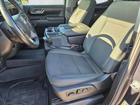 Used 2024 Chevrolet Silverado 1500 LT RWD image 15