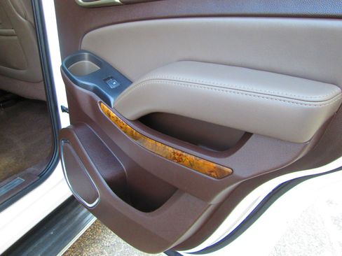 Used 2016 GMC Yukon Denali w/ Open Road Package image 8