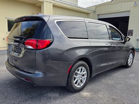 Used 2020 Chrysler Voyager LX FWD image 7