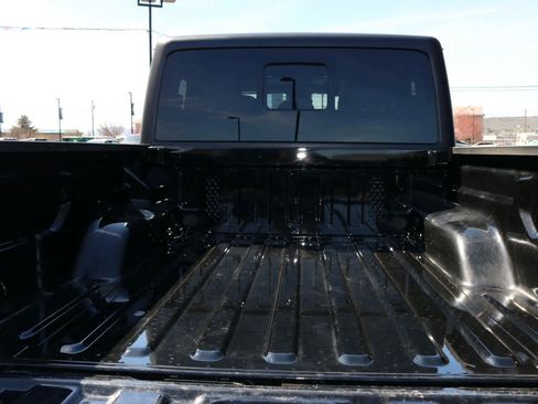 Used 2024 Jeep Gladiator Mojave w/ Technology Group image 12