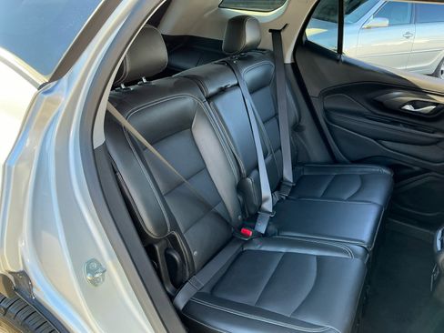 Used 2022 GMC Terrain SLT image 21