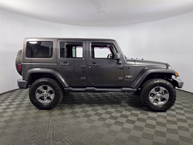 Used 2017 Jeep Wrangler Unlimited Sahara w/ Max Tow Package AWD/4WD image 11
