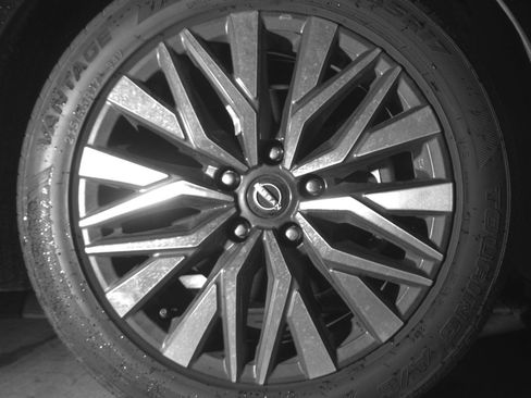 Used 2025 Nissan Altima 2.5 SV FWD image 13