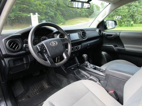 Used 2016 Toyota Tacoma SR AWD/4WD image 10