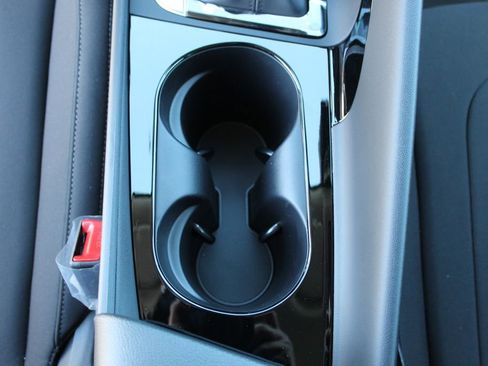 New 2026 Hyundai Elantra Hybrid FWD image 17