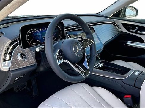 New 2026 Mercedes-Benz E 350 4MATIC Sedan image 8