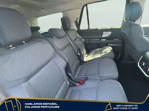 Used 2025 Ford Expedition Active AWD/4WD image 22