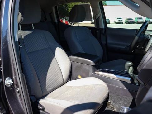 Certified 2021 Toyota Tacoma SR5 image 31