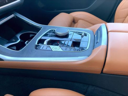 Certified 2023 BMW X7 xDrive40i w/ Premium Package image 18