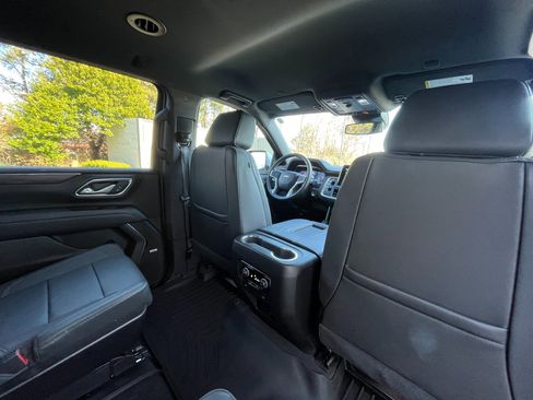 Used 2024 Chevrolet Suburban LT image 37