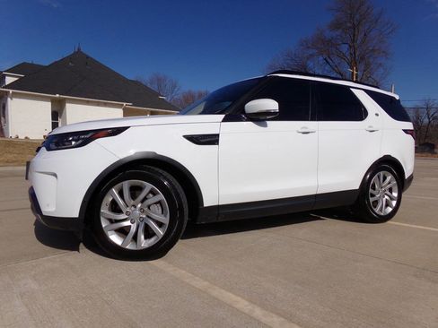 Used 2019 Land Rover Discovery HSE image 8