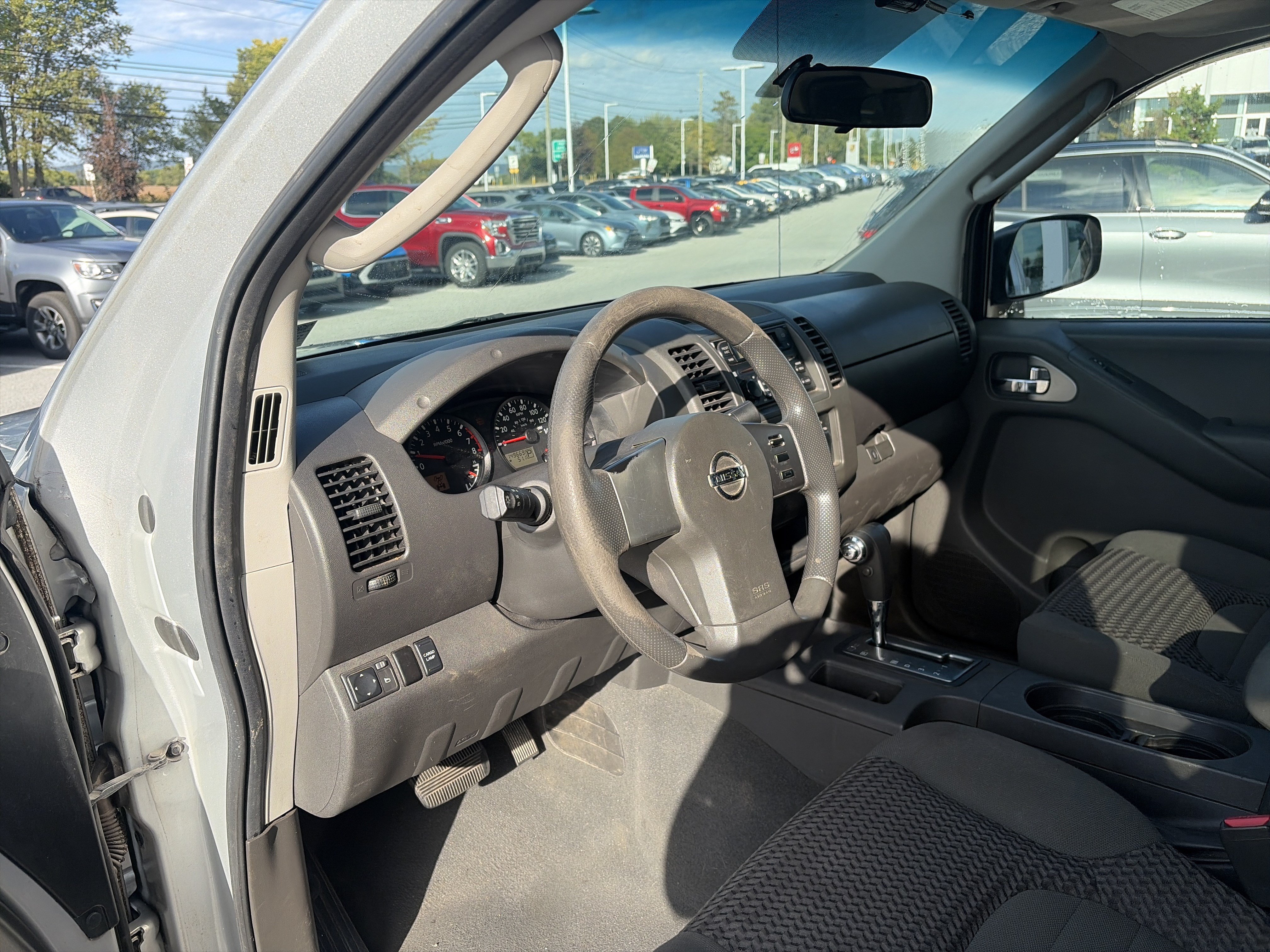 Used 2007 Nissan Frontier SE w/ SE Value Truck Pkg AWD/4WD image 16