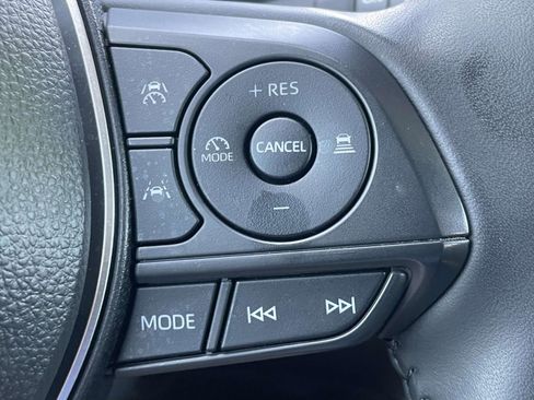 Used 2024 Toyota Corolla Cross XLE w/ Convenience Package FWD image 15