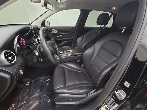 Used 2018 Mercedes-Benz GLC 300 4MATIC image 12