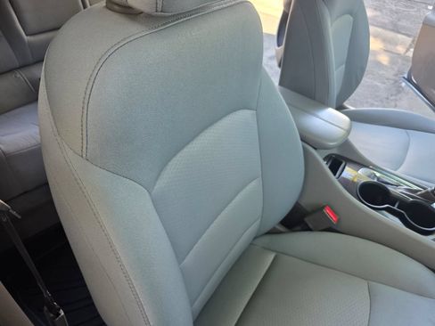 Used 2019 Chevrolet Malibu LT FWD image 21