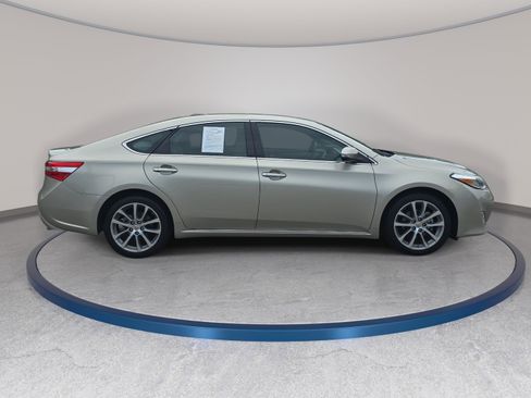Used 2014 Toyota Avalon XLE Touring FWD image 4