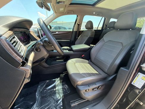 Used 2025 Volkswagen Atlas SEL AWD/4WD image 11