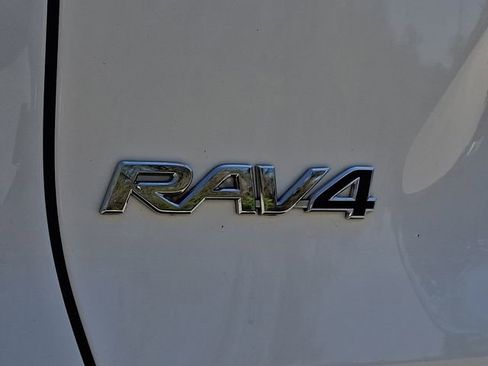 Used 2025 Toyota RAV4 LE image 34