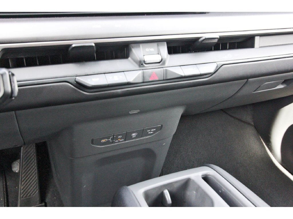 Used 2024 Kia EV9 Light Long Range RWD image 30