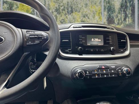 Used 2017 Kia Sorento AWD image 14