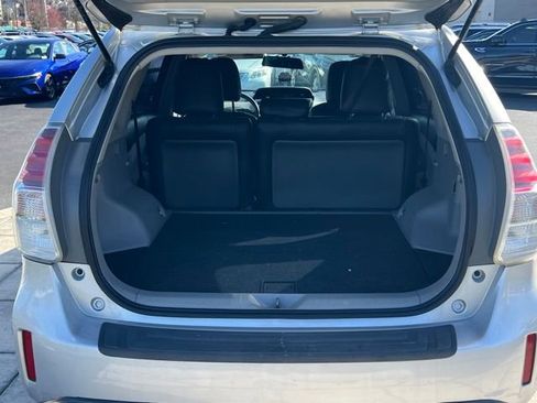 Used 2017 Toyota Prius V Three image 8