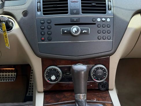 Used 2010 Mercedes-Benz C 300 Sedan image 26