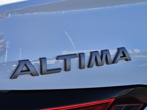 Used 2024 Nissan Altima 2.5 SR image 16