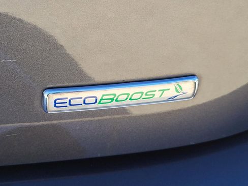 Used 2018 Ford Edge SE image 13