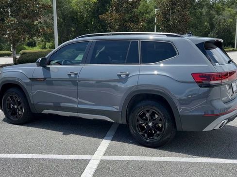 New 2025 Volkswagen Atlas Peak Edition SE image 6