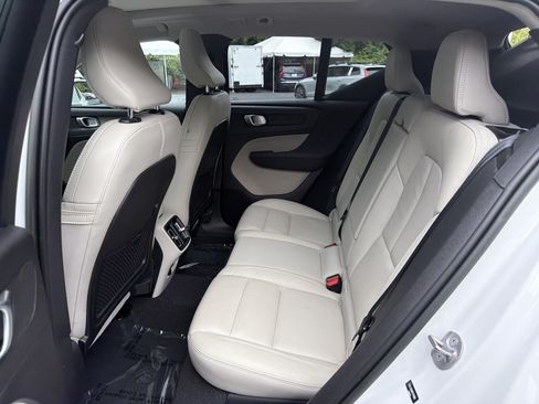 Used 2023 Volvo XC40 B5 Plus w/ Climate Package AWD/4WD image 32