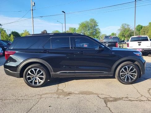 Used 2023 Ford Explorer ST-Line w/ Class IV Trailer Tow Package AWD/4WD image 25