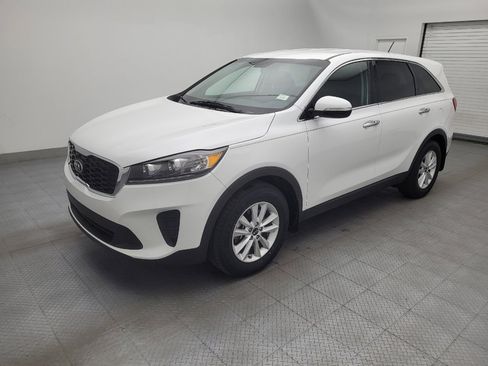 Used 2019 Kia Sorento LX FWD image 2