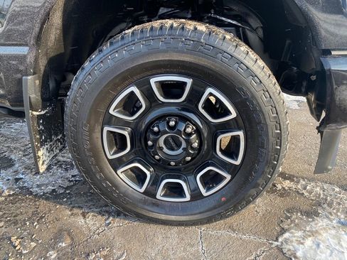 Used 2025 Ford F250 Platinum image 36