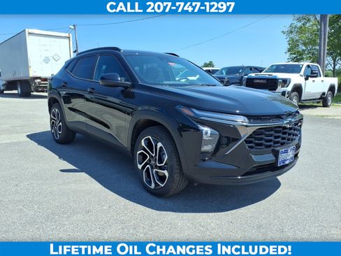 New 2026 Chevrolet Trax RS w/ Driver Confidence Package FWD image 3