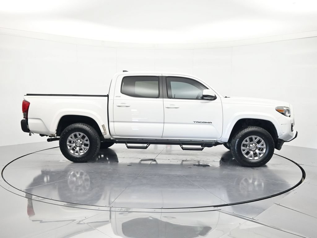Used 2017 Toyota Tacoma SR5 w/ Tow Package AWD/4WD image 4
